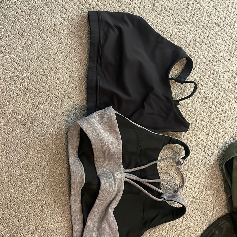 2 HIGH NECK SPORTS BRA - LULULEMON SIZE 4